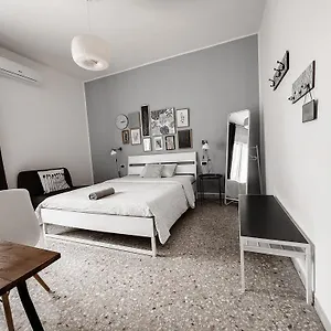 Salecce 2*, Lecce Italia